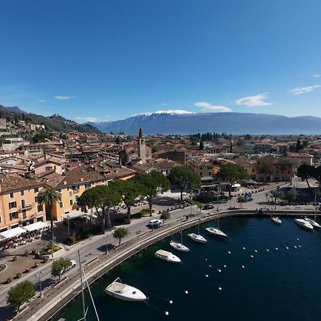 Appartamento Panorama ตอสโกลาโน มาแดร์โน ภายนอก รูปภาพ